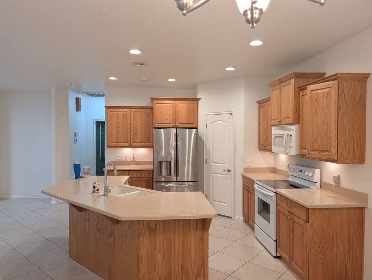 House for rent at 1546 Morane Manor Dr, Saint George, UT 84790