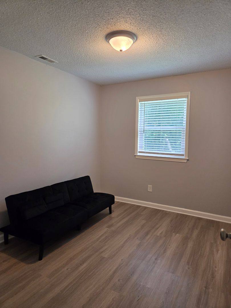 House for rent at 217 Foxwood Dr, Maiden, NC 28650