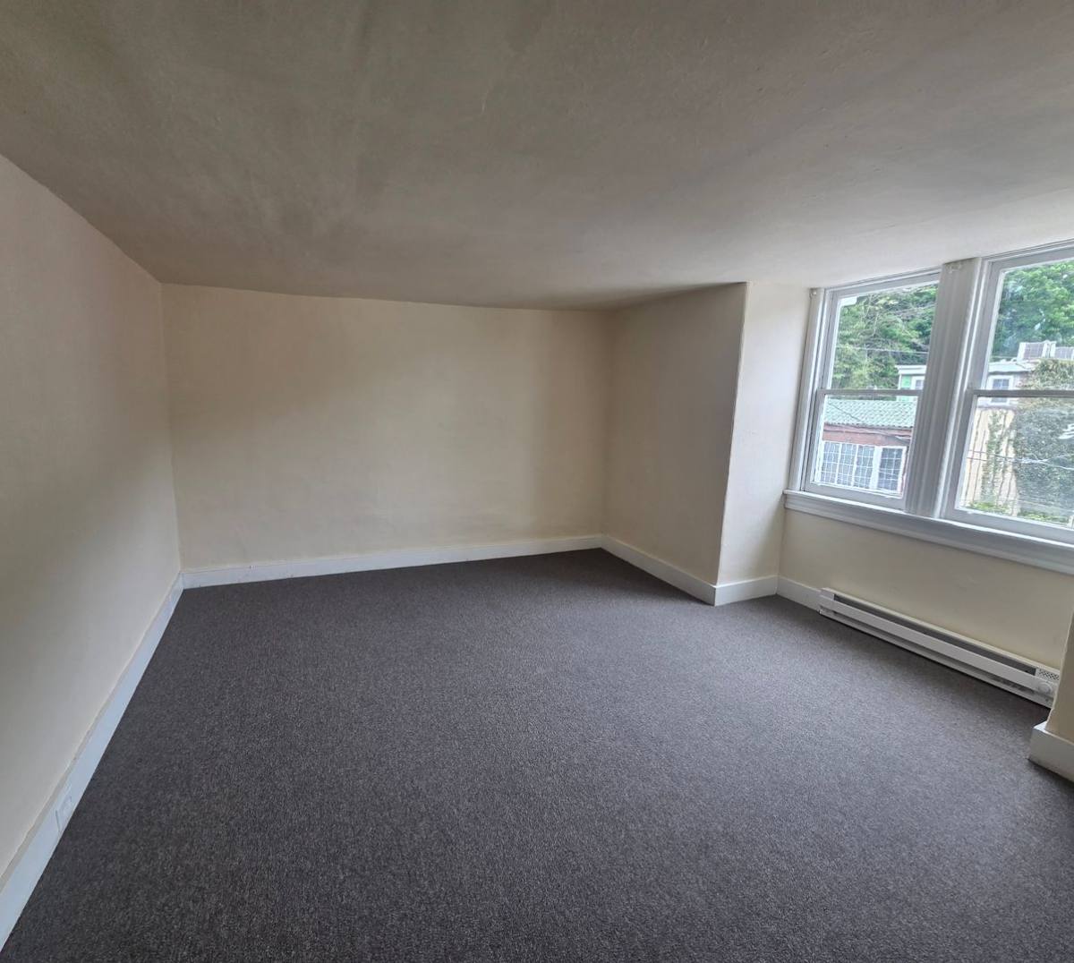 House for rent at 721 W Market St, Pottsville, PA 17901