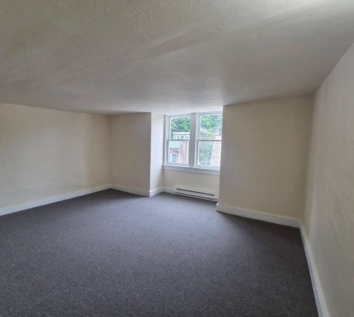 House for rent at 721 W Market St, Pottsville, PA 17901