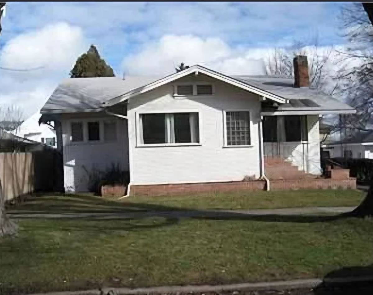 House for rent at 703 O Ave, La Grande, OR 97850