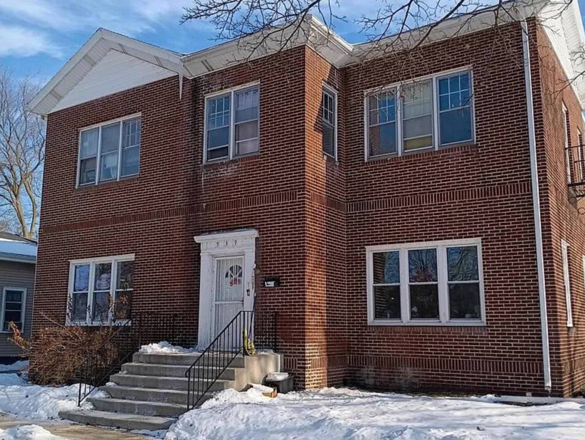 Apartment for rent at 939 College Ave, Racine, WI 53403