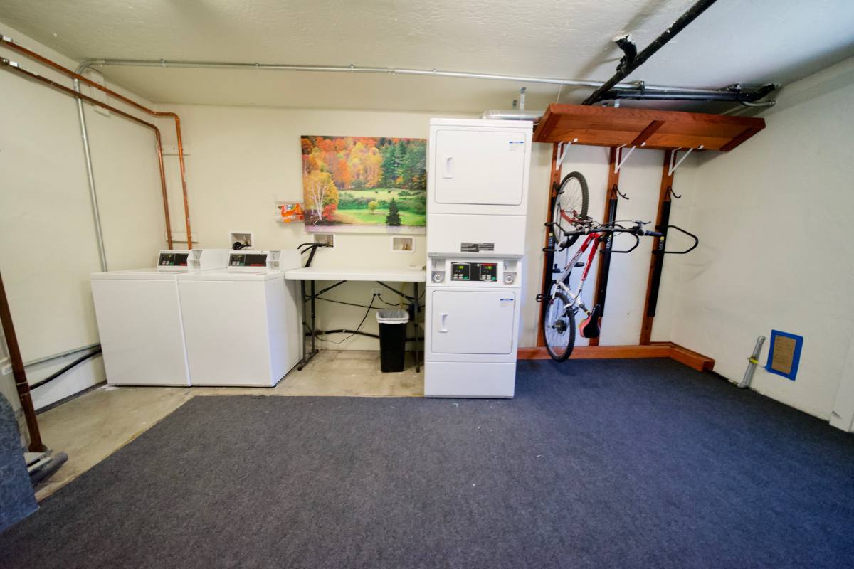 Apartment for rent at 1926 Ivy St, San Mateo, CA 94403