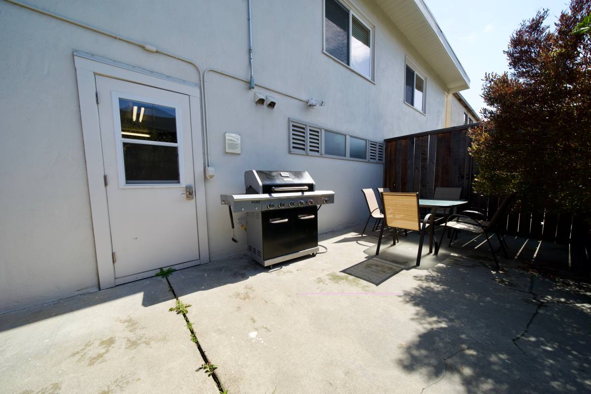 Apartment for rent at 1926 Ivy St, San Mateo, CA 94403