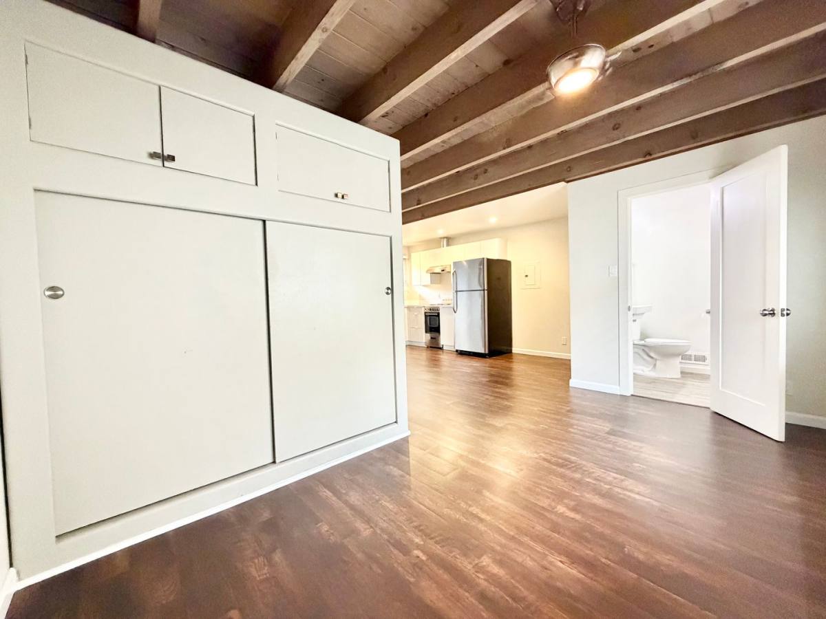Apartment for rent at 1926 Ivy St, San Mateo, CA 94403