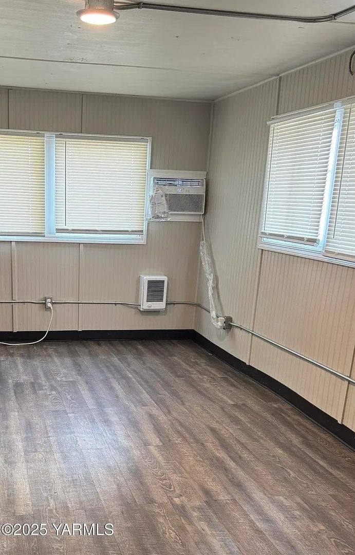 Apartment for rent at 102 E California St, Yakima, WA 98903
