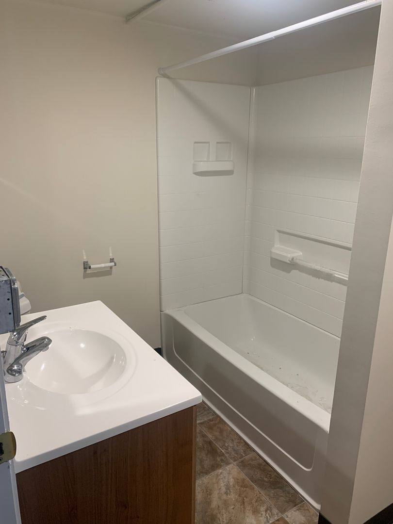 Apartment for rent at 102 E California St, Yakima, WA 98903