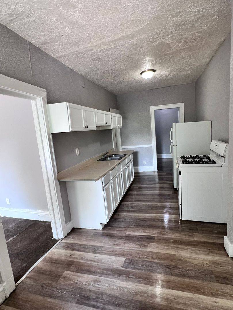 Apartment for rent at 3362 E 145th St, Cleveland, OH 44120