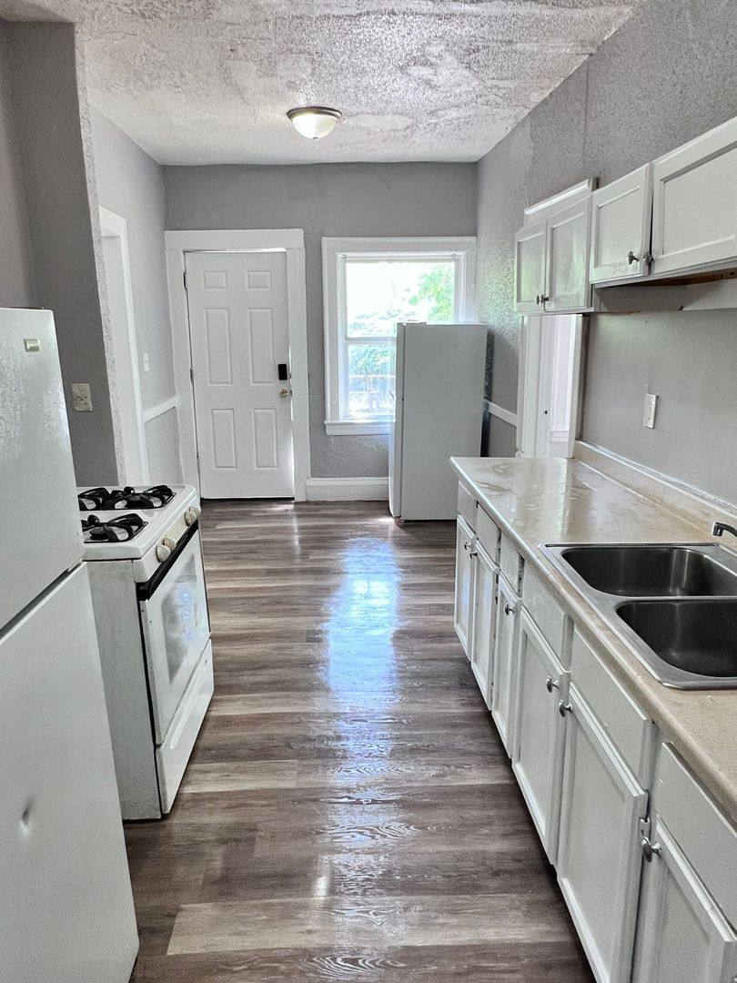 Apartment for rent at 3362 E 145th St, Cleveland, OH 44120