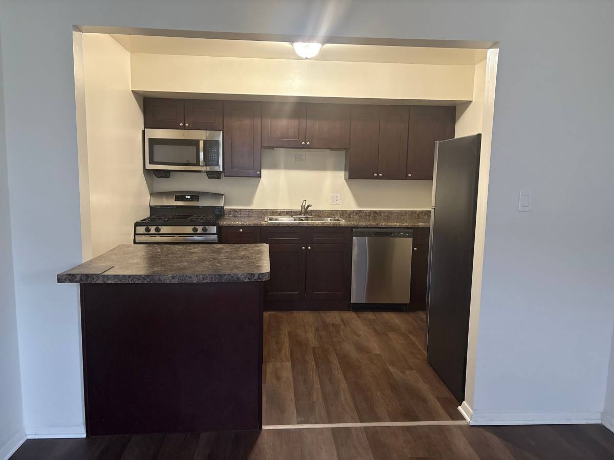 Townhouse for rent at 2355 White Birch Lane, Joliet, IL 60435