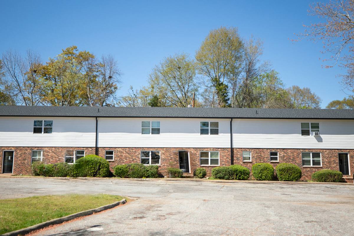 Apartment for rent at 1140 N Franklin Rd, Greenville, SC 29617