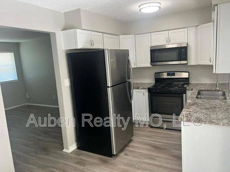 Apartment for rent at 6135-6141 Farrow Ave 6135, Kansas City, KS 66104