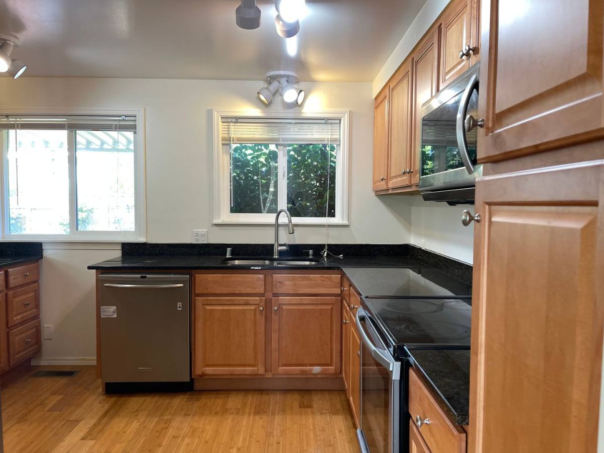 House for rent at 170 154th Pi NE, Bellevue, WA 98007