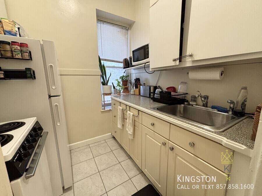 Apartment for rent at 1481 Beacon St, Brookline, MA 02446