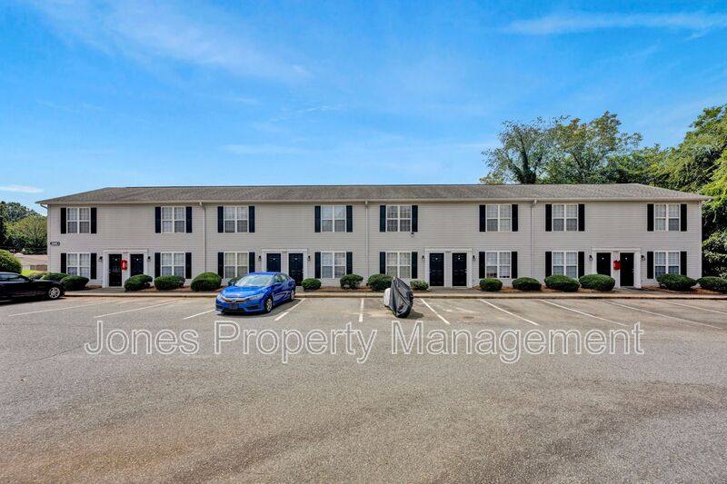 Townhouse for rent at 500 Jackson Park Rd #12, Kannapolis, NC 28083