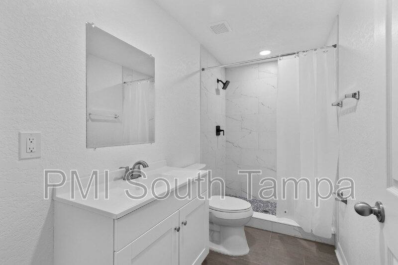Townhouse for rent at 2108 W St Louis #B, Tampa, FL 33607