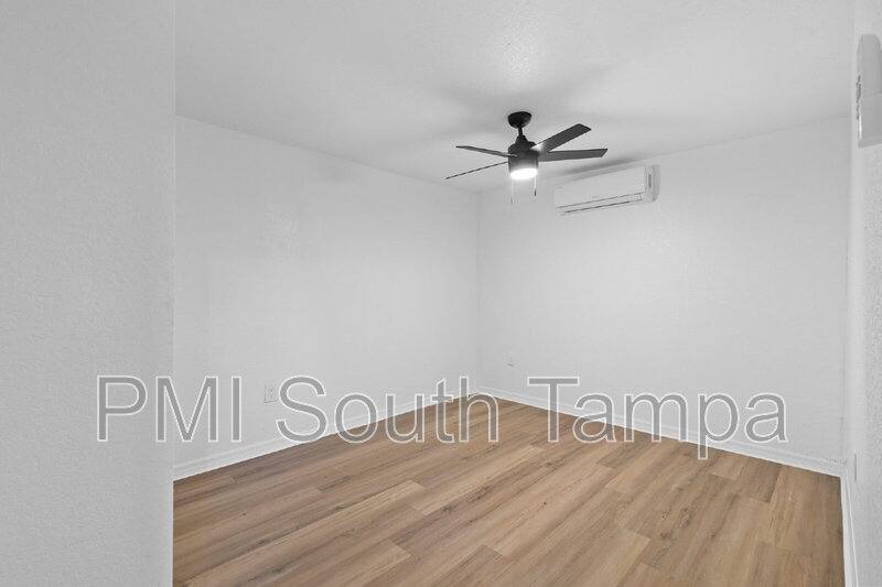 Townhouse for rent at 2108 W St Louis #B, Tampa, FL 33607