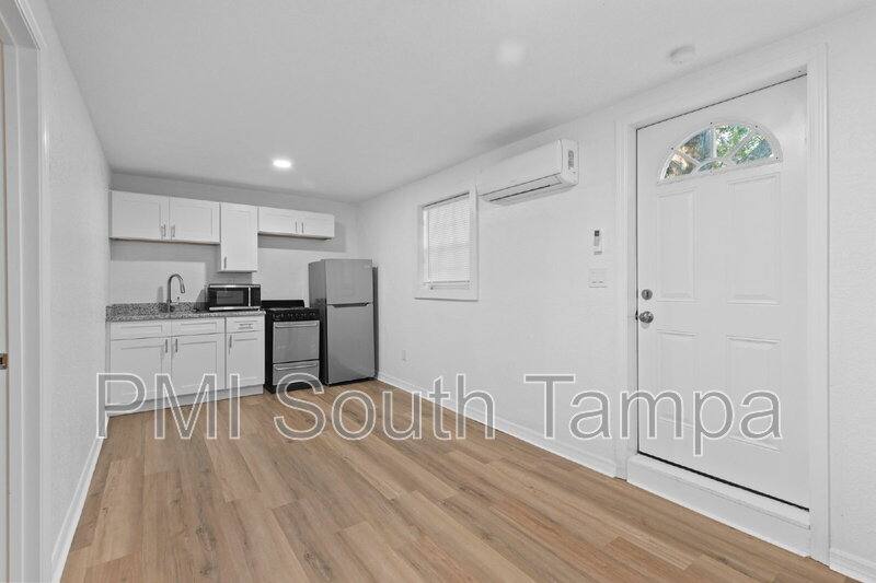 Townhouse for rent at 2108 W St Louis #B, Tampa, FL 33607