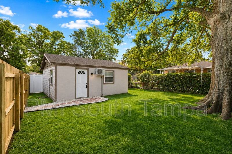 Townhouse for rent at 2108 W St Louis #B, Tampa, FL 33607