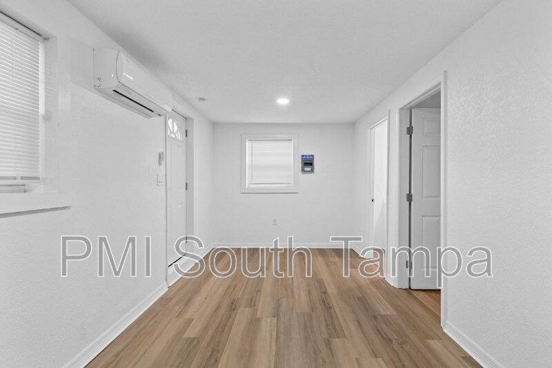 Townhouse for rent at 2108 W St Louis #B, Tampa, FL 33607