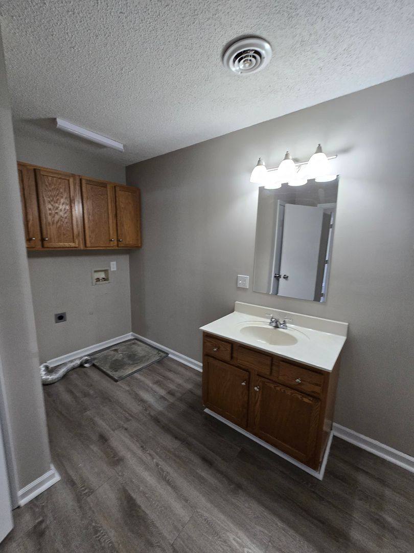 Townhouse for rent at 900 Cooks Valley Rd, Kingsport, TN 37664