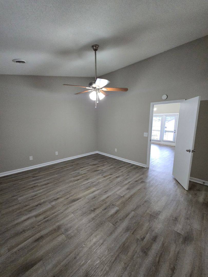 Townhouse for rent at 900 Cooks Valley Rd, Kingsport, TN 37664