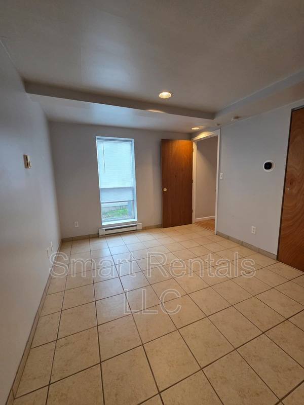 Apartment for rent at 9962 Chateau Roi Dr, Saint Louis, MO 63123
