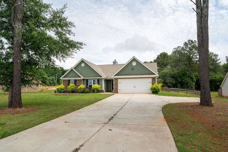 House for rent at 1394 Hardigree Rd, Winder, GA 30680