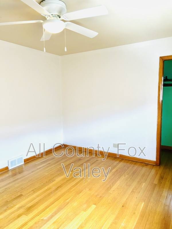 House for rent at 14518 S Hoxie Ave, Chicago, IL 60633