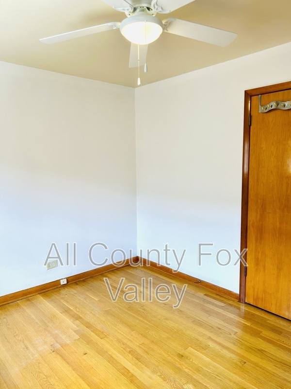House for rent at 14518 S Hoxie Ave, Chicago, IL 60633