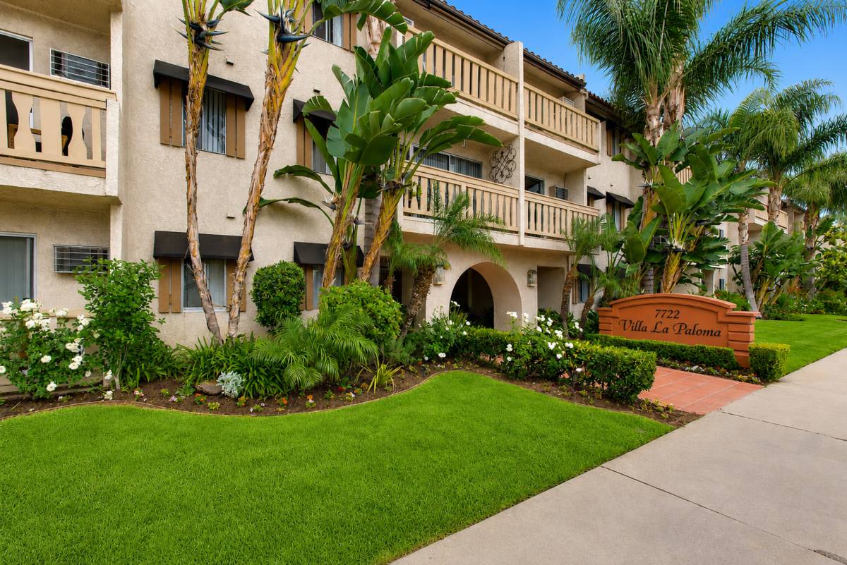 Apartment for rent at 7722 Reseda Blvd, Reseda, CA 91335