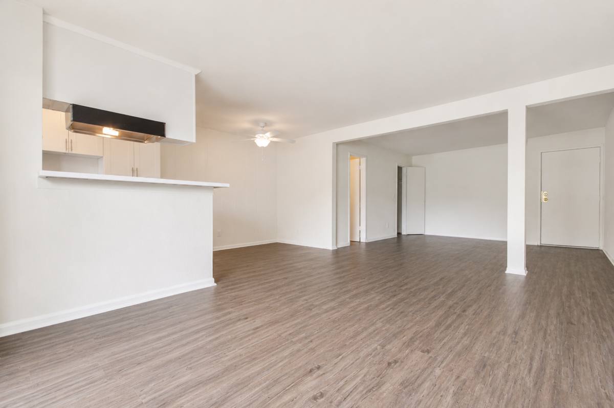 Apartment for rent at 7722 Reseda Blvd, Reseda, CA 91335