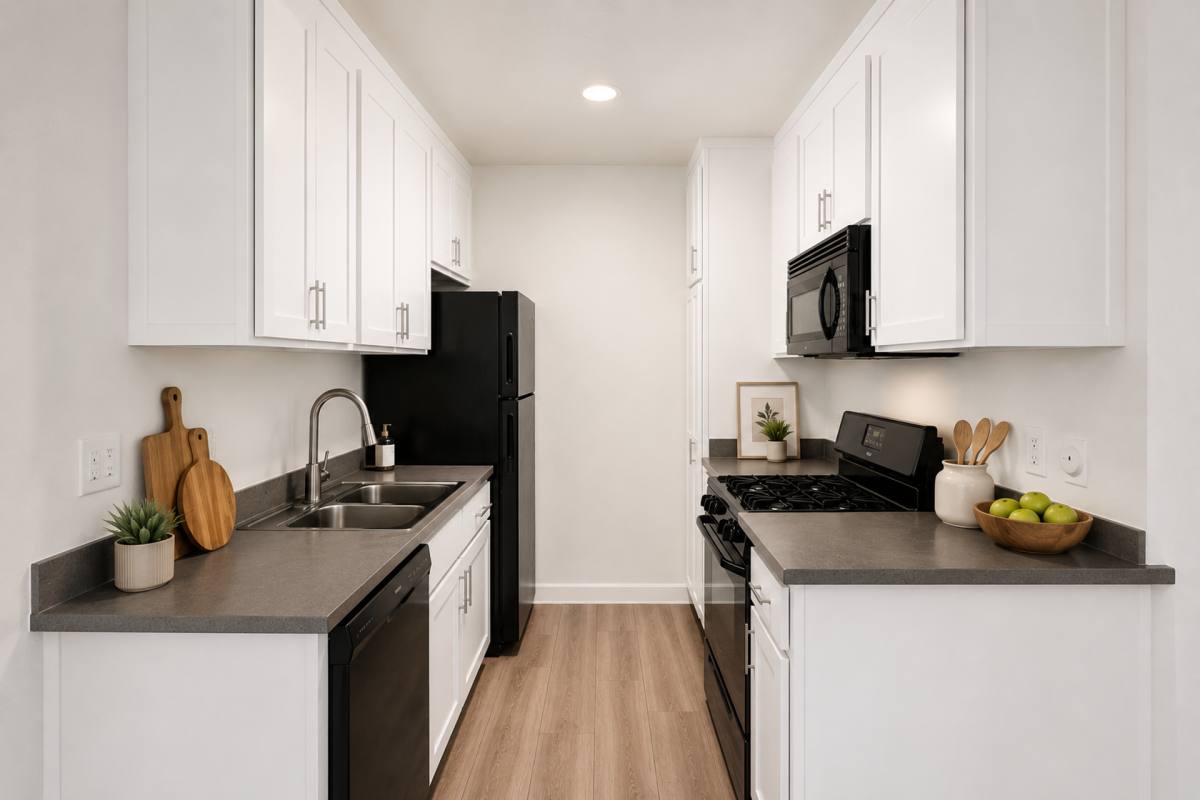Apartment for rent at 5931 Reseda Blvd, Tarzana, CA 91356