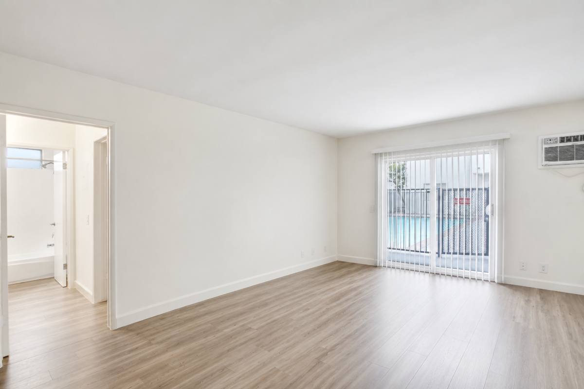 Apartment for rent at 5931 Reseda Blvd, Tarzana, CA 91356