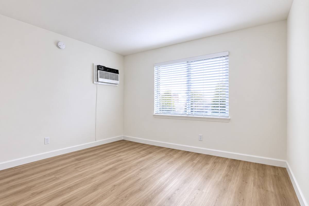 Apartment for rent at 5931 Reseda Blvd, Tarzana, CA 91356