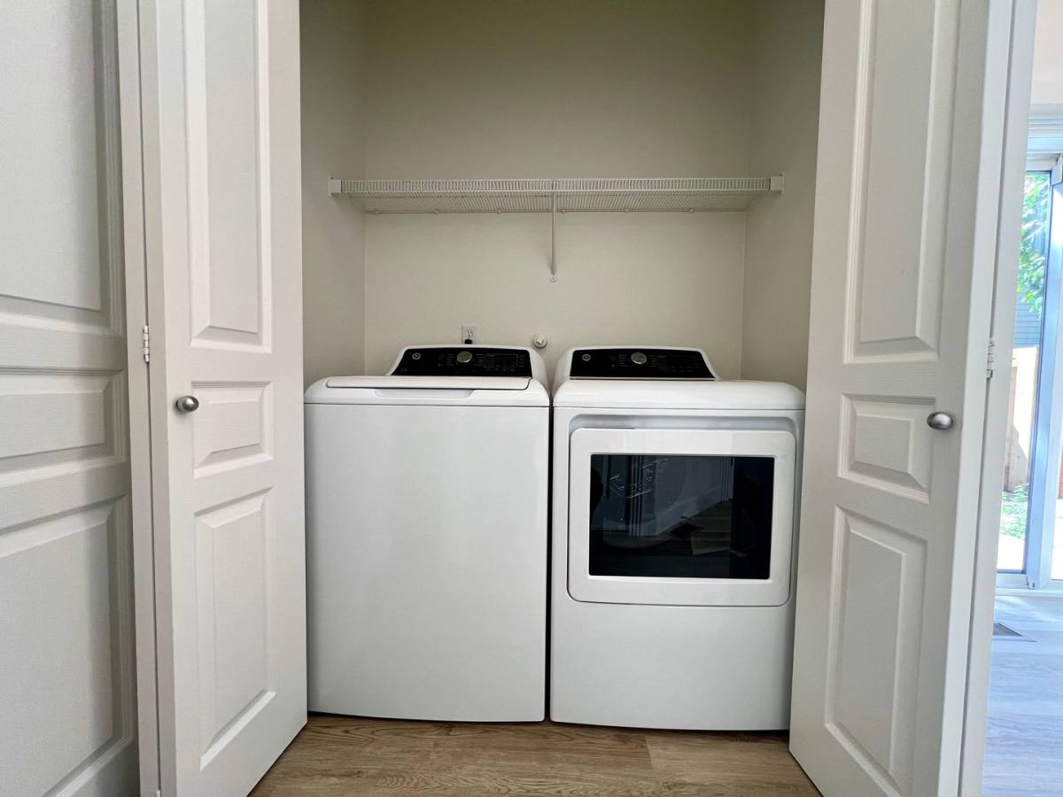 Townhouse for rent at 16733 NE Halsey St, Portland, OR 97230