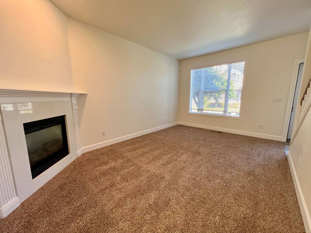 Townhouse for rent at 16733 NE Halsey St, Portland, OR 97230
