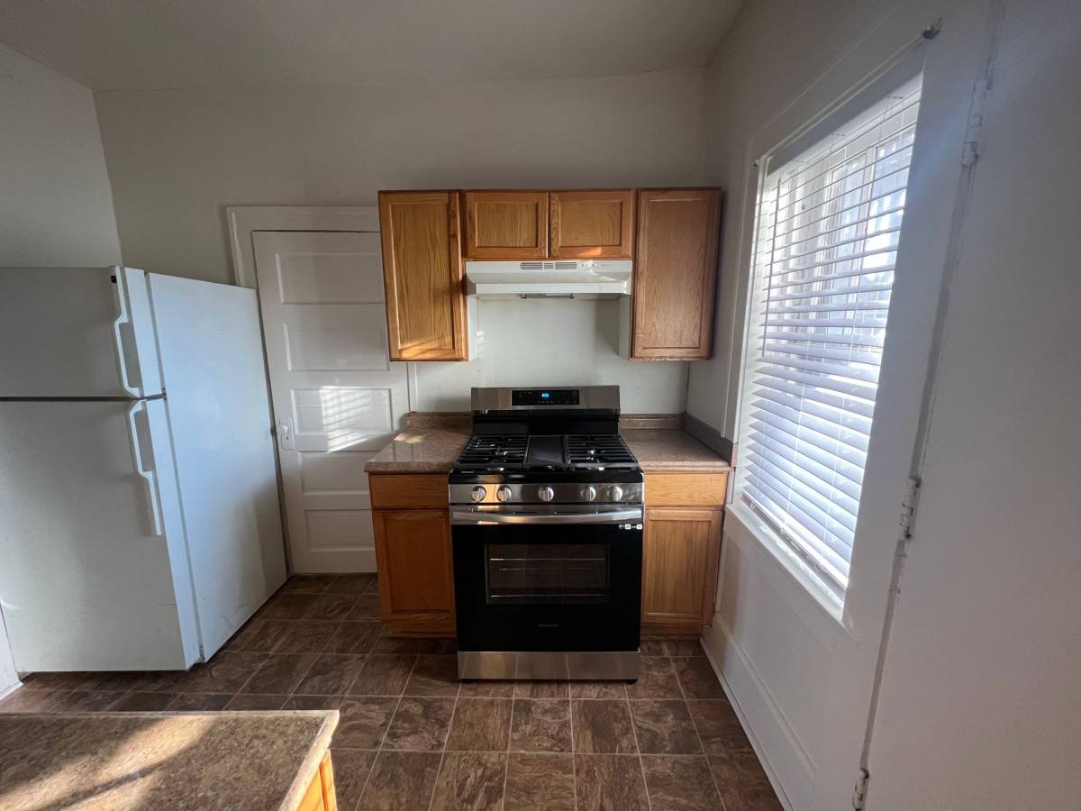 Apartment for rent at 2400 Myrtle Ave, Saint Paul, MN 55114