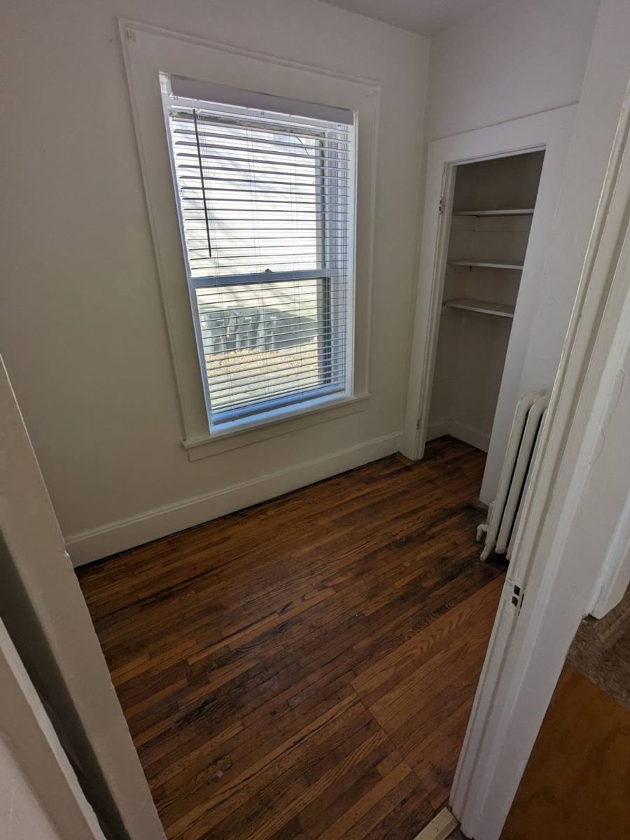 Apartment for rent at 2400 Myrtle Ave, Saint Paul, MN 55114