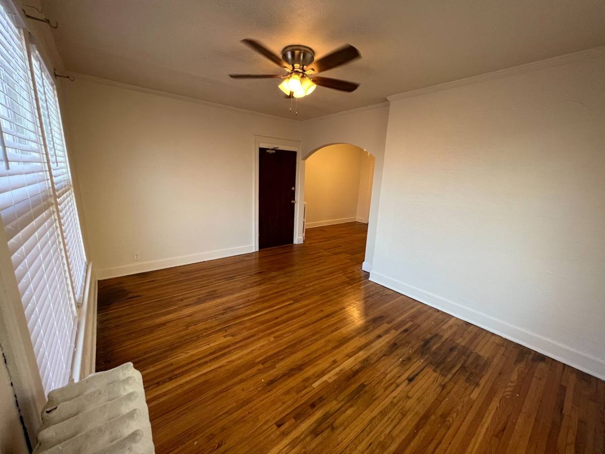 Apartment for rent at 2400 Myrtle Ave, Saint Paul, MN 55114
