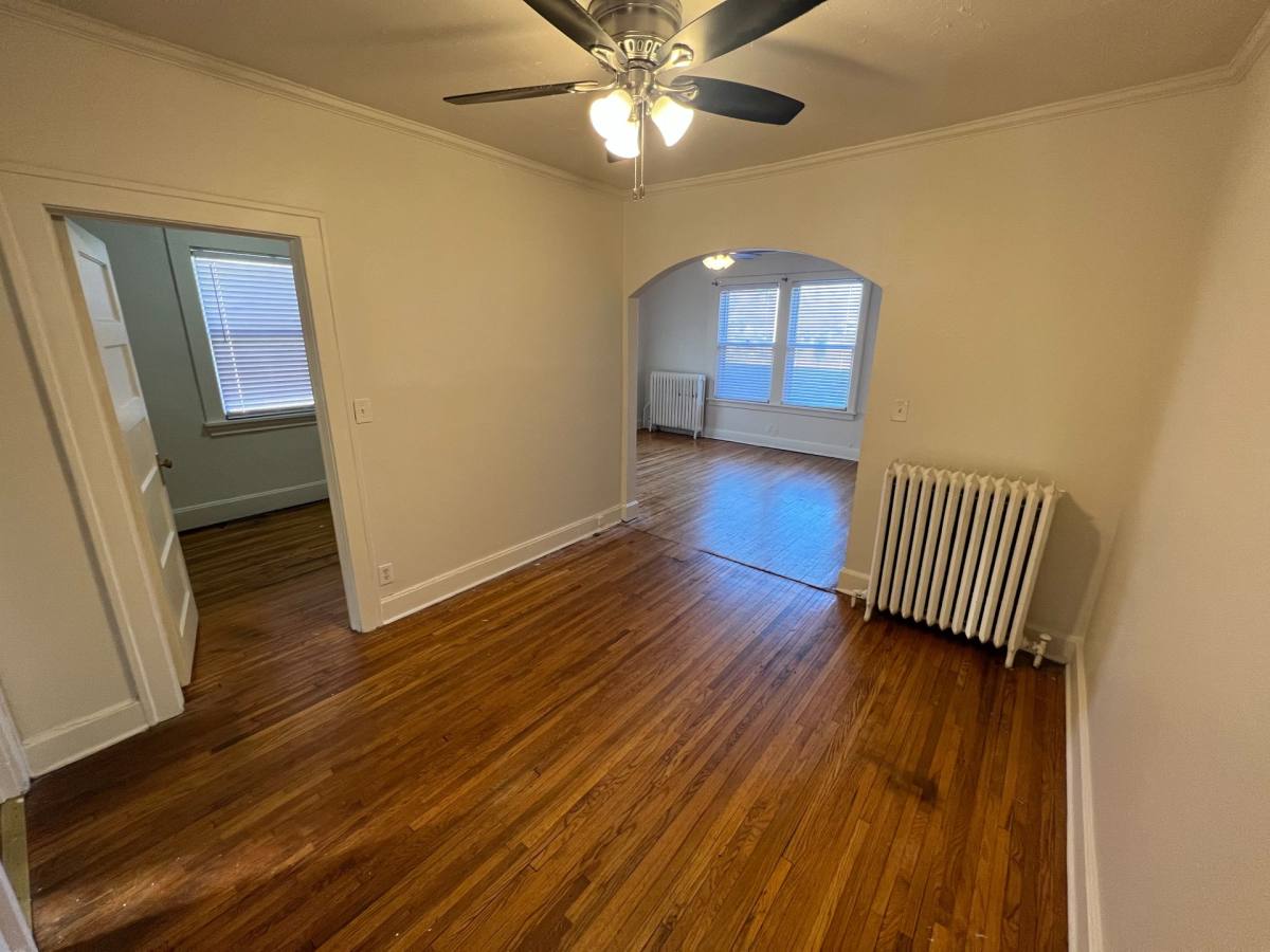 Apartment for rent at 2400 Myrtle Ave, Saint Paul, MN 55114