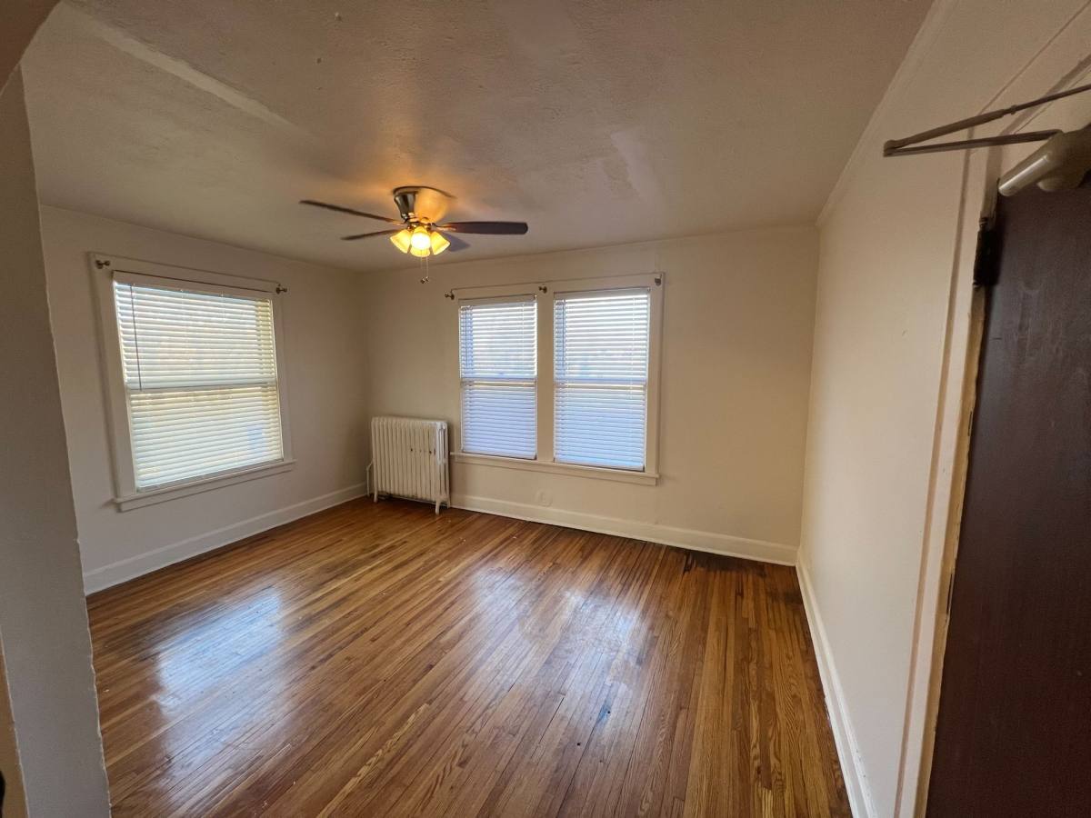 Apartment for rent at 2400 Myrtle Ave, Saint Paul, MN 55114