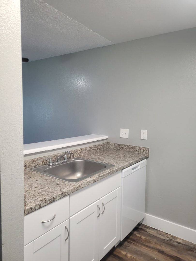 Apartment for rent at 1107 W 5th Ave, Kennewick, WA 99336