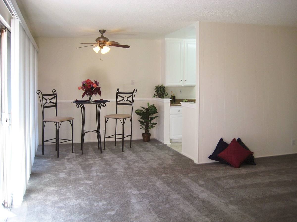 Apartment for rent at 4530-4550 Montair Ave, Long Beach, CA 90808