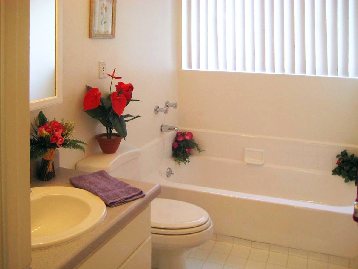 Apartment for rent at 4530-4550 Montair Ave, Long Beach, CA 90808