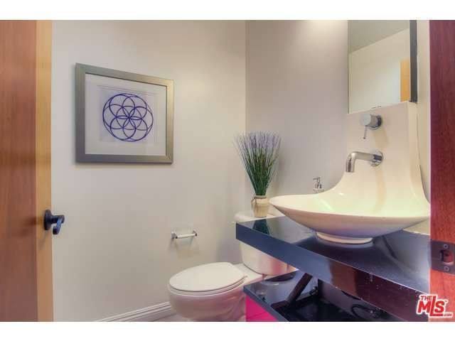 Condo for rent at 5303 Satsuma Ave, North Hollywood, CA 91601