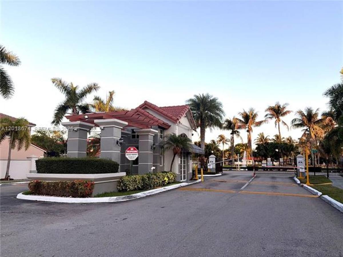 Townhouse for rent at 16336 SW 48th Terrace, Miami, FL 33185
