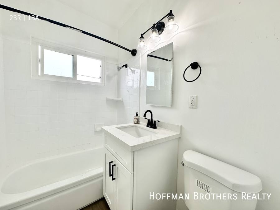 Apartment for rent at 2278 W Adams Blvd #5, Los Angeles, CA 90018