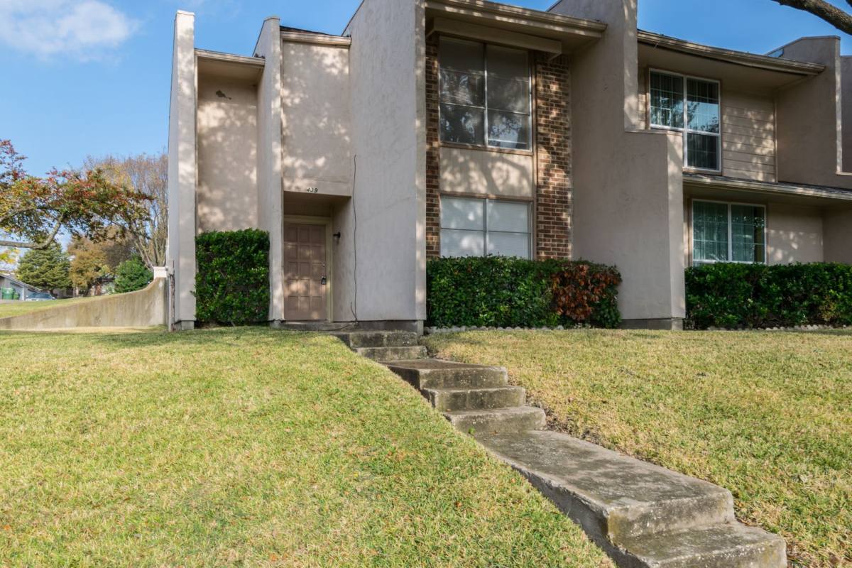 House for rent at 439 Valley Park, Garland, TX 75043