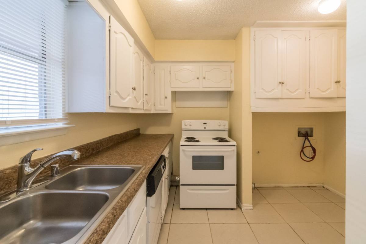 House for rent at 439 Valley Park, Garland, TX 75043
